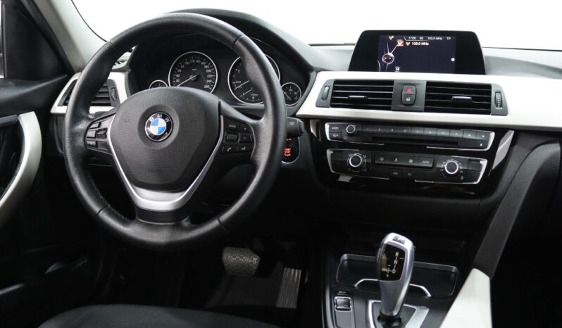 BMW Serie Touring LCI 318 D AUTO completo