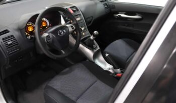 TOYOTA Auris 1.4 D-4D ACTIVE completo
