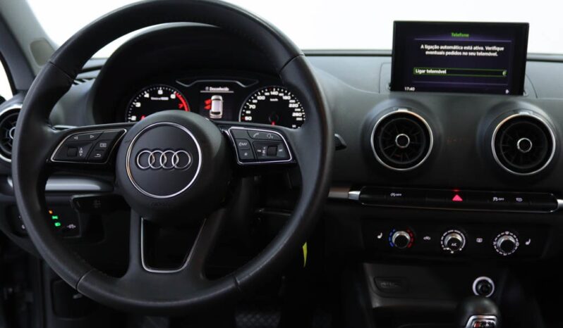 AUDI A3 Sportback 30 TFSI S TRONIC completo