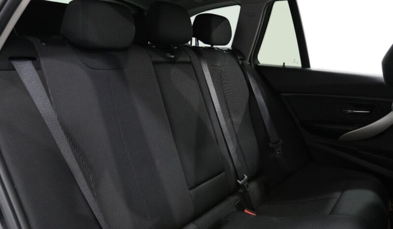 BMW Serie Touring LCI 318 D AUTO completo