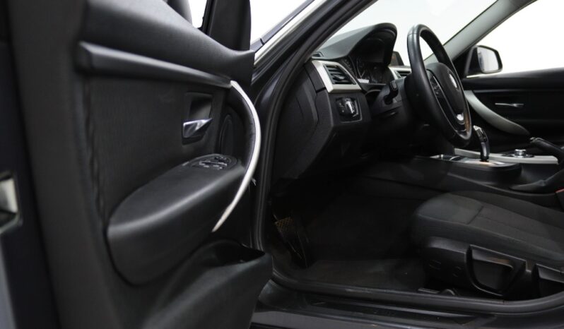BMW Serie Touring LCI 318 D AUTO completo