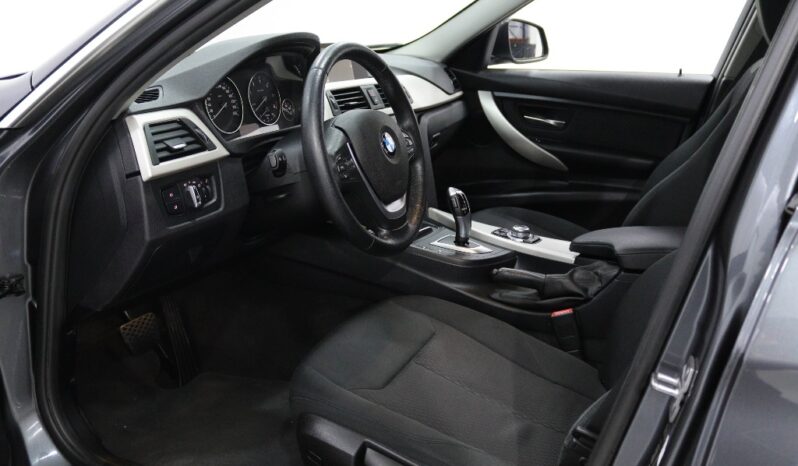BMW Serie Touring LCI 318 D AUTO completo