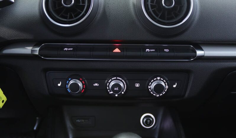AUDI A3 Sportback 30 TFSI S TRONIC completo