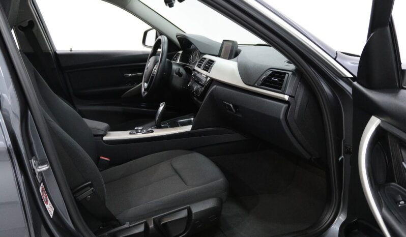 BMW Serie Touring LCI 318 D AUTO completo