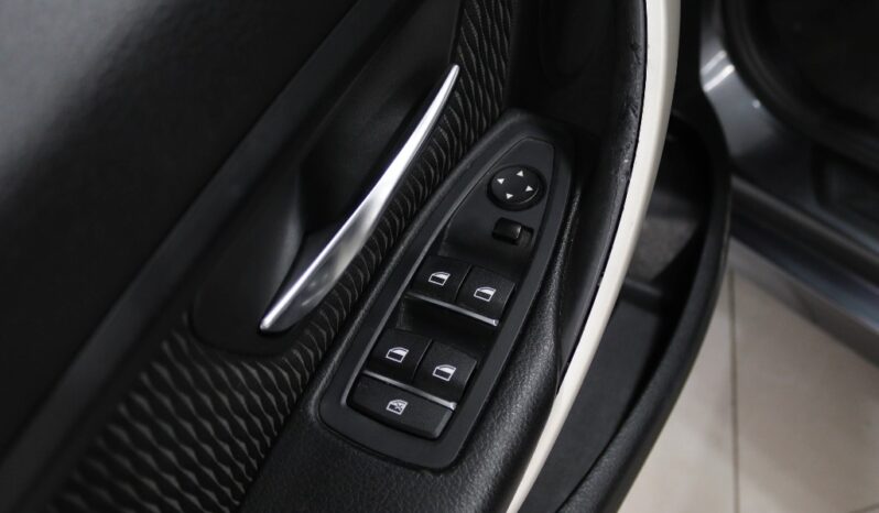 BMW Serie Touring LCI 318 D AUTO completo