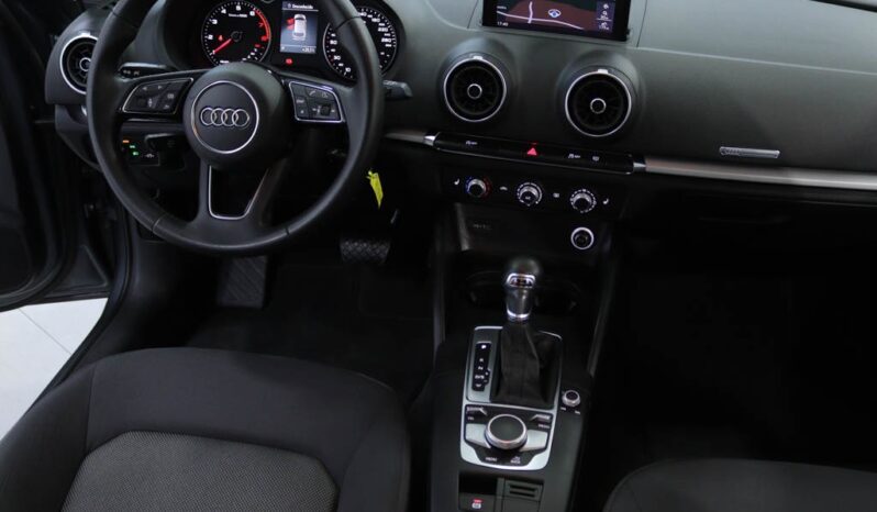 AUDI A3 Sportback 30 TFSI S TRONIC completo