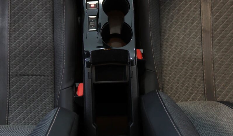 PEUGEOT 208 1.2 HYBRID ALLURE E-DCS6 completo