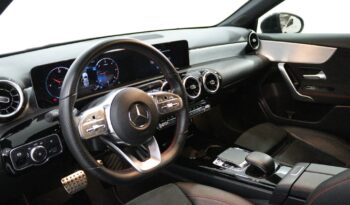 MERCEDES-BENZ Classe A 180 D AMG LINE AUT. completo