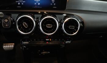 MERCEDES-BENZ Classe A 180 D AMG LINE AUT. completo