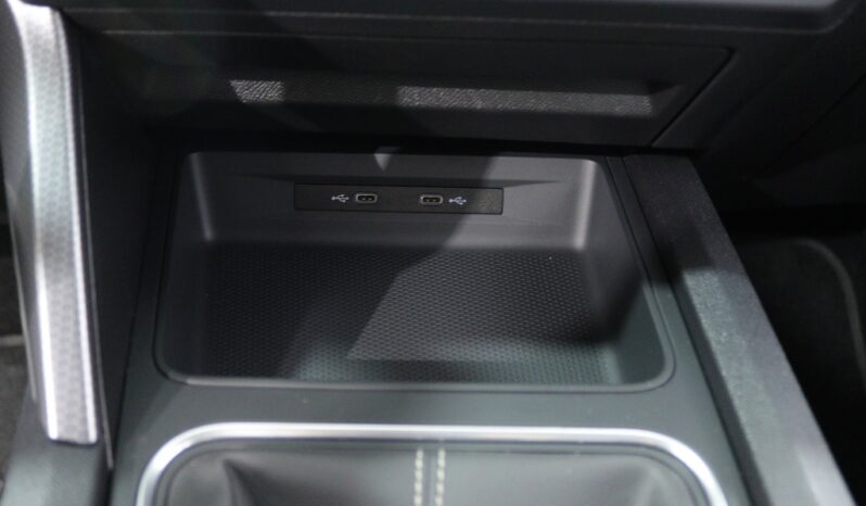 SEAT Leon Sportstourer 2.0 TDI STYLE completo