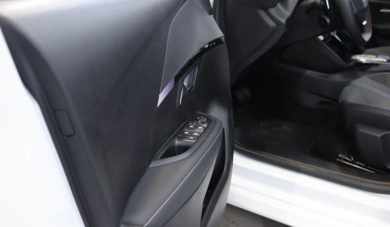 PEUGEOT 208 1.2 HYBRID ALLURE E-DCS6 completo
