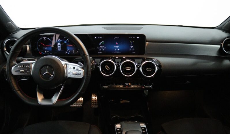 MERCEDES-BENZ Classe A 180 D AMG LINE AUT. completo