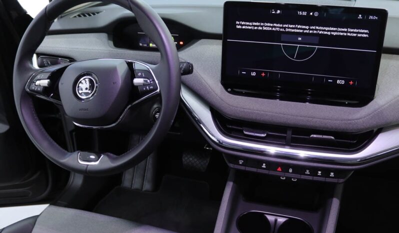 SKODA Enyaq IV 50 completo