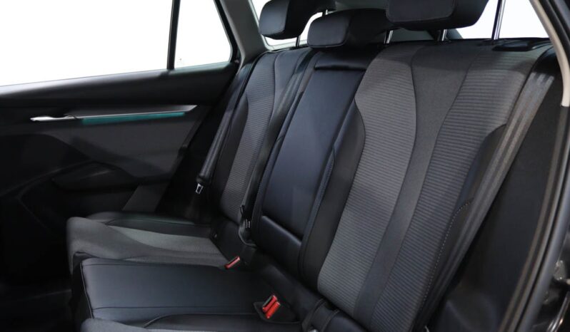 SKODA Enyaq IV 50 completo