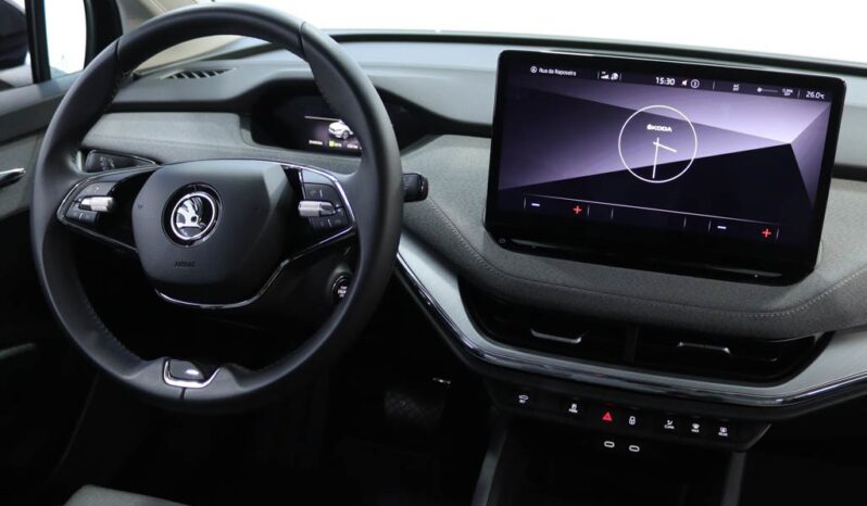 SKODA Enyaq IV 50 completo