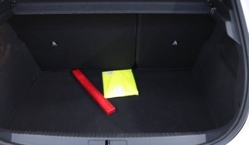 PEUGEOT 208 1.2 HYBRID ALLURE E-DCS6 completo