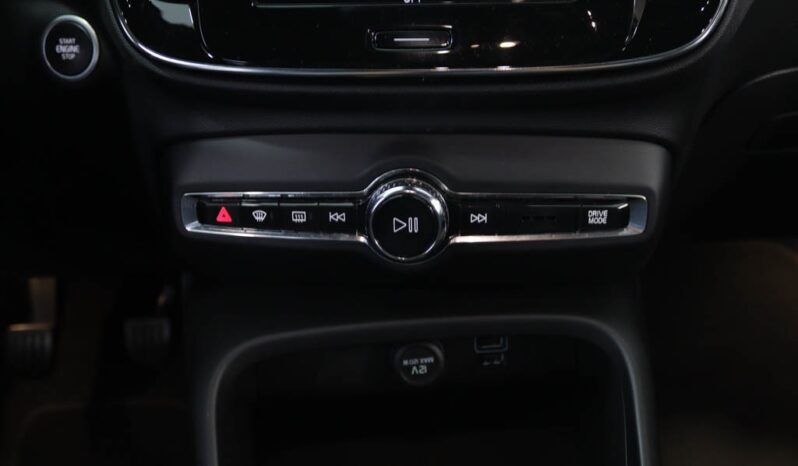 VOLVO XC40 2.0 D3 completo