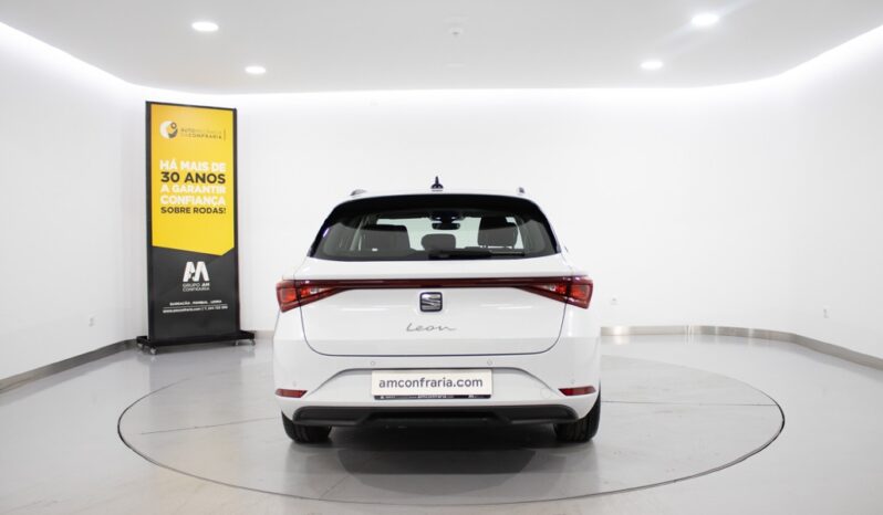 SEAT Leon Sportstourer 2.0 TDI STYLE DSG completo