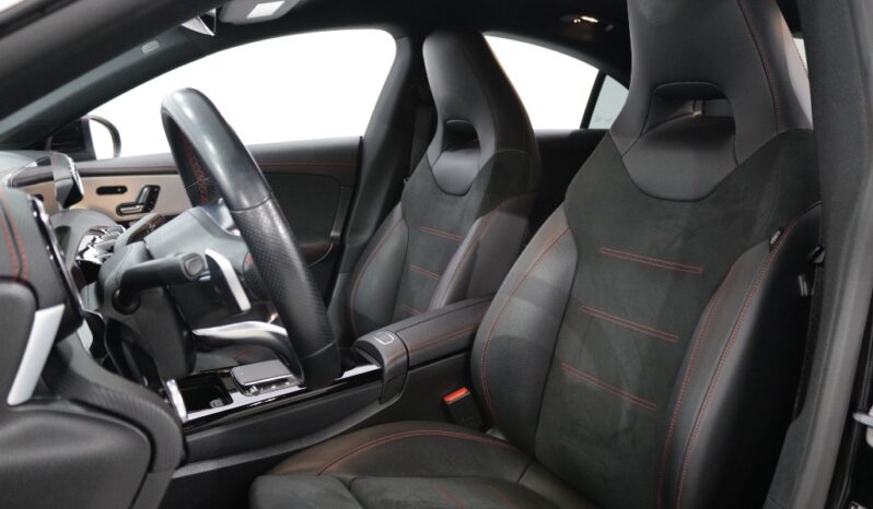 MERCEDES-BENZ Classe CLA Coupé 250 E completo