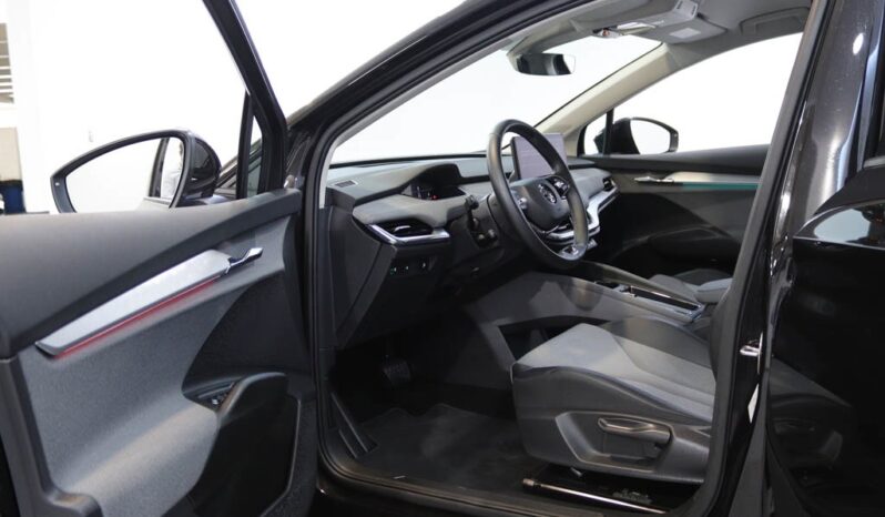 SKODA Enyaq IV 50 completo