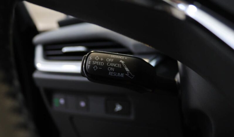 SKODA Enyaq IV 50 completo