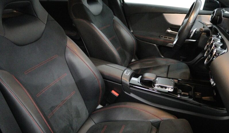 MERCEDES-BENZ Classe A 180 D AMG LINE AUT. completo