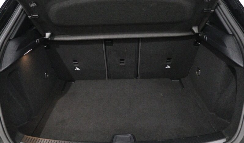 MERCEDES-BENZ Classe A 180 D AMG LINE AUT. completo