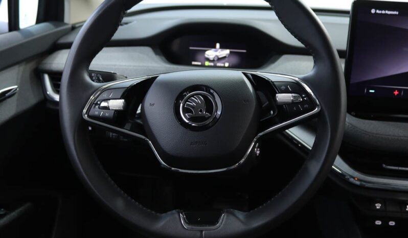 SKODA Enyaq IV 50 completo