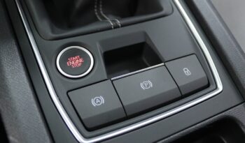SEAT Leon Sportstourer 2.0 TDI STYLE completo