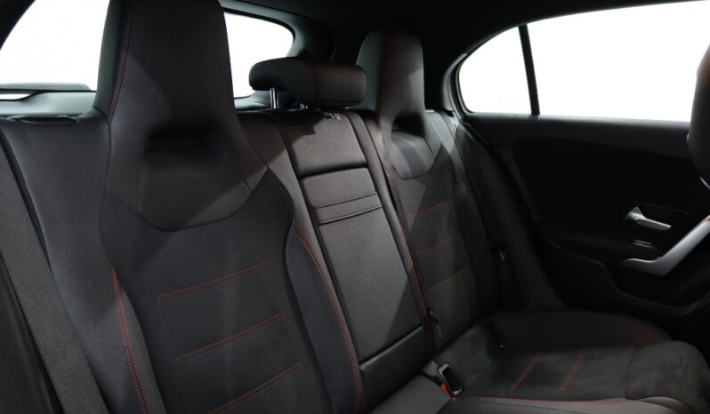 MERCEDES-BENZ Classe A A 250 E AMG completo