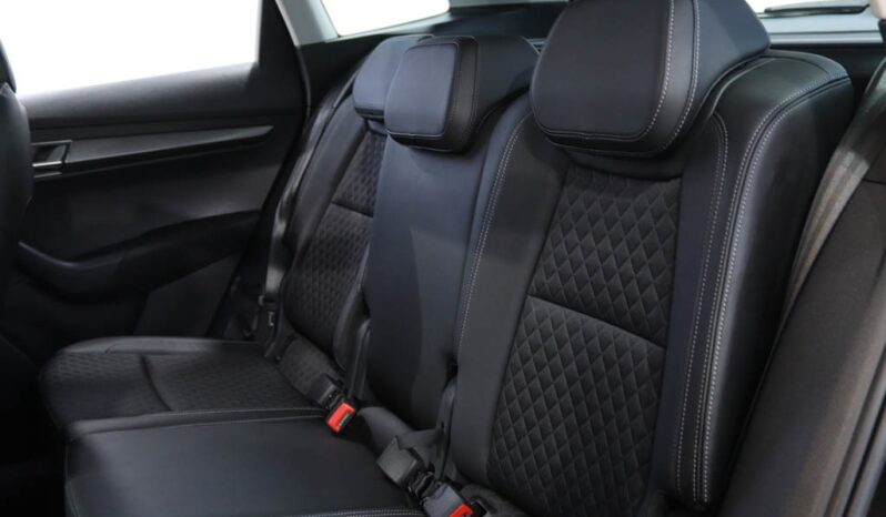 SKODA Karoq 1.0 TSI AMBITION completo