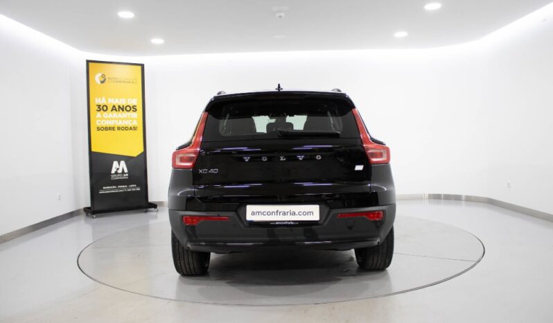 VOLVO XC40 Pure Electric 67 kWh RECHARGE CORE completo