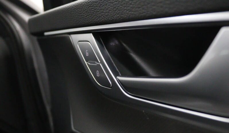 AUDI A6 Avant 40 TDI DESIGN S TRONIC completo