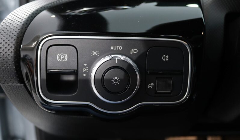 MERCEDES-BENZ Classe A A 250 E AMG completo