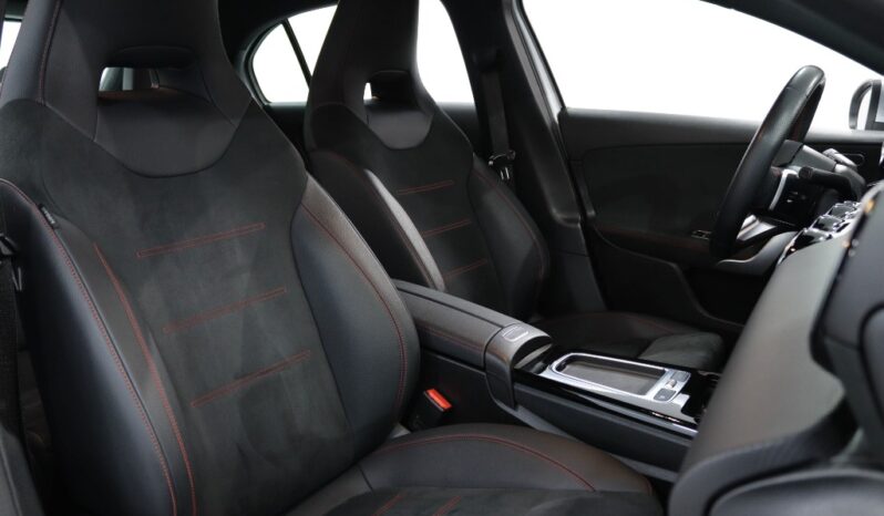 MERCEDES-BENZ Classe A A 250 E AMG completo