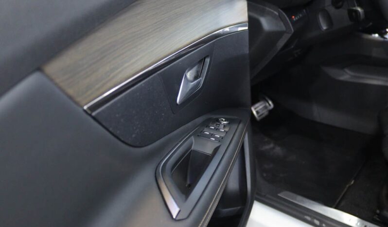 PEUGEOT 3008 1.6 HYBRID GT LINE E-EAT8 completo