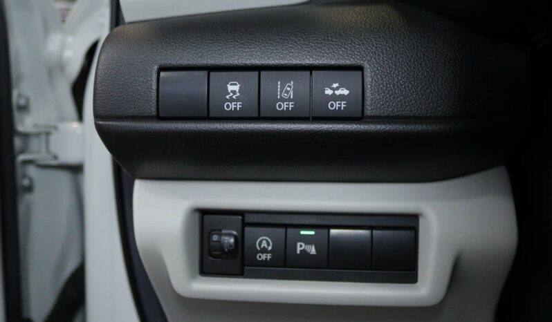 SUZUKI SWIFT 1.2 MILD HYBRID S3 completo