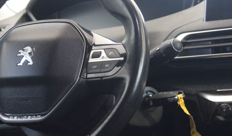 PEUGEOT 3008 1.6 BLUEHDI STYLE completo