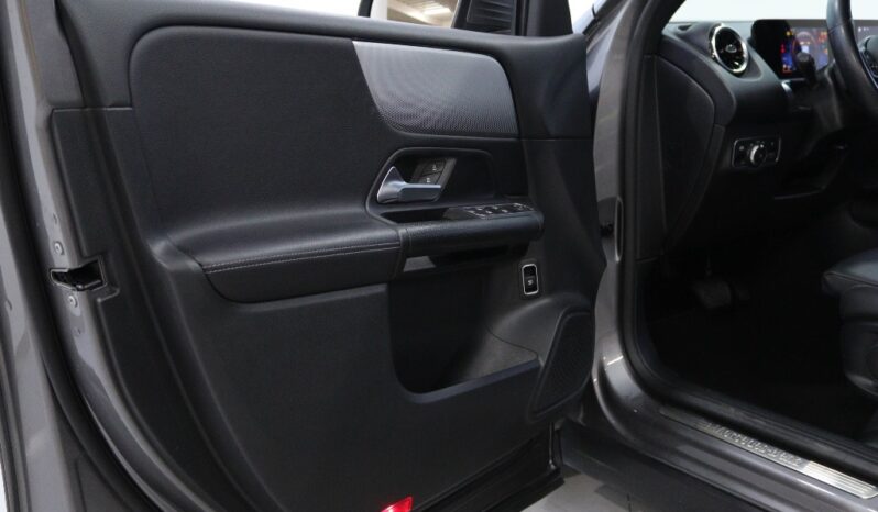 MERCEDES-BENZ Classe GLB 180 D STYLE completo