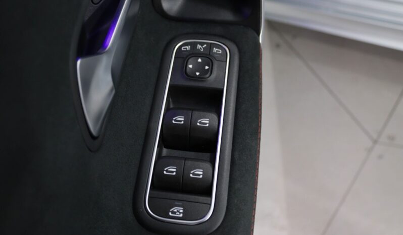 MERCEDES-BENZ Classe A A 250 E AMG completo