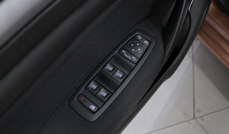 RENAULT Mégane IV Fase II 1.5 BLUE DCI INTENS completo