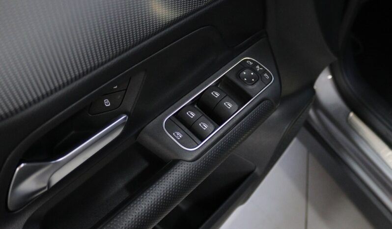 MERCEDES-BENZ Classe GLB 180 D STYLE completo