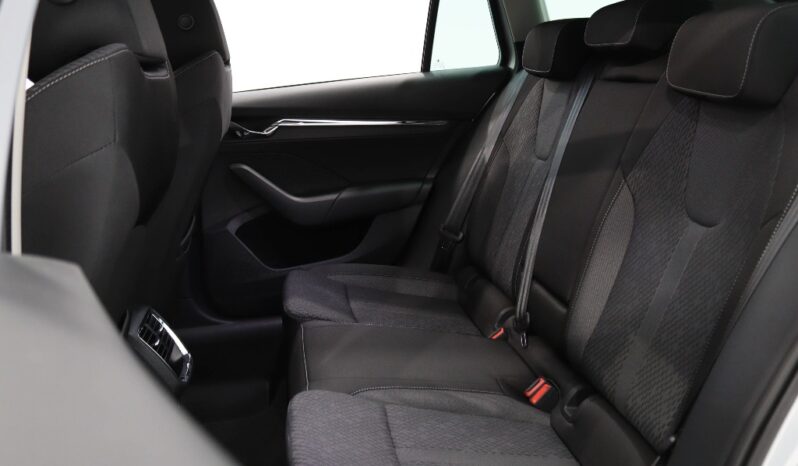 SKODA Octavia Break ULTRA completo