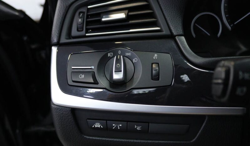 BMW Serie Touring LCI 520 D AUTO completo