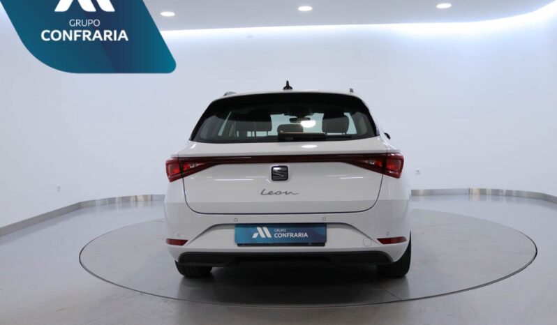 SEAT Leon Sportstourer 2.0 TDI STYLE DSG completo