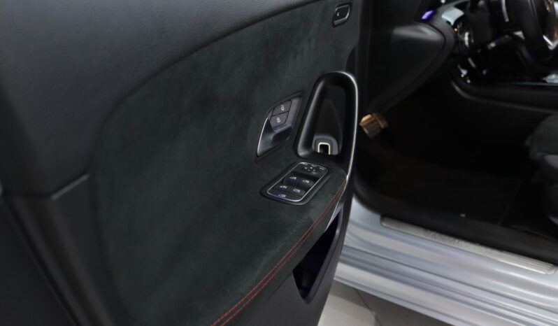 MERCEDES-BENZ Classe A A 250 E AMG completo