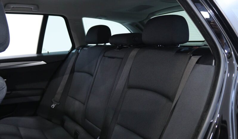 BMW Serie Touring LCI 520 D AUTO completo