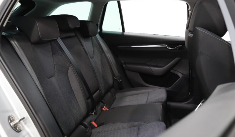 SKODA Octavia Break ULTRA completo