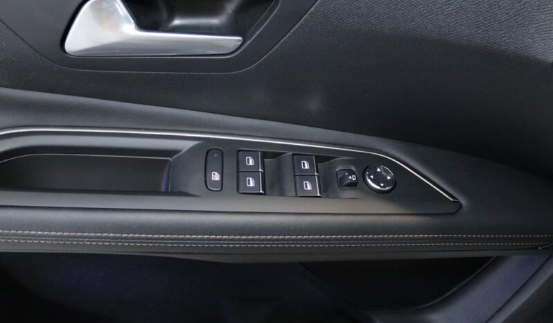 PEUGEOT 3008 1.6 HYBRID GT LINE E-EAT8 completo