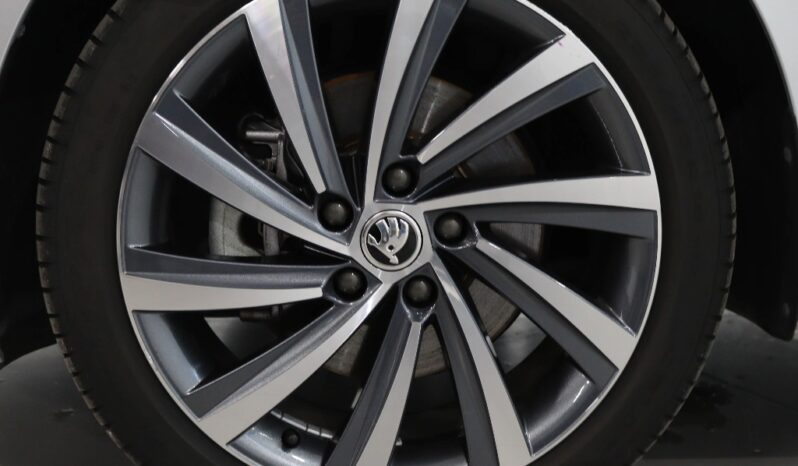 SKODA Octavia Break ULTRA completo